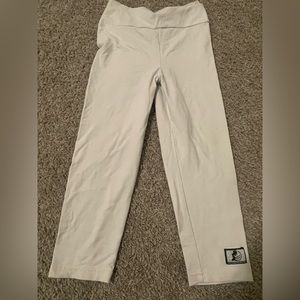 Capris length. Booth scrunch leggings!